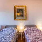 Trilocale Casa Nel Castello By Interhome Lägenhet *