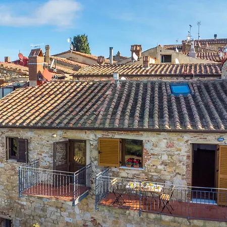 Trilocale Casa Nel Castello By Interhome *