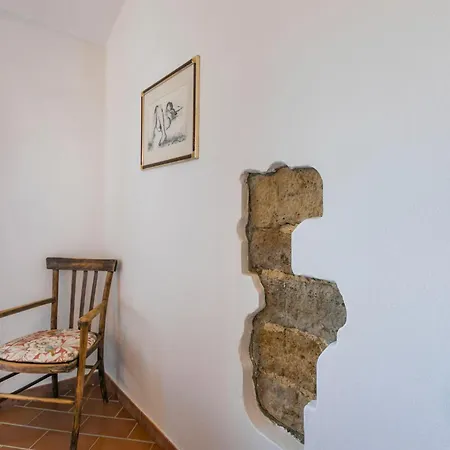 Trilocale Casa Nel Castello By Interhome *