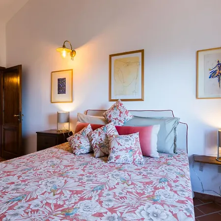 Trilocale Casa Nel Castello By Interhome