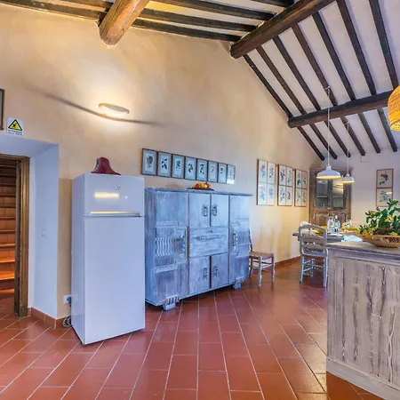 Apartment Trilocale Casa Nel Castello By Interhome *