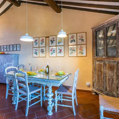 Apartment Trilocale Casa Nel Castello By Interhome *
