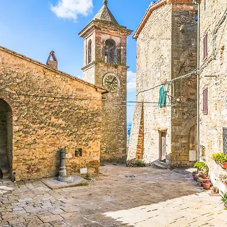 Lägenhet Trilocale Casa Nel Castello By Interhome Casale Marittimo