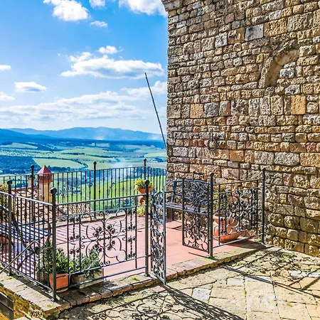 Trilocale Casa Nel Castello By Interhome Lägenhet *